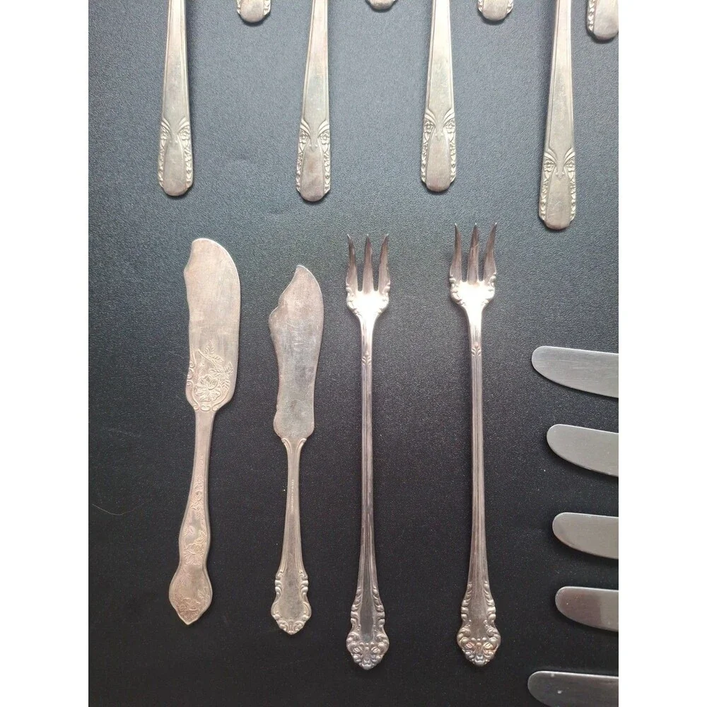 Mixed Lot of 26 Vintage Silverplate Flatware Knives and Forks 2.16 Pounds